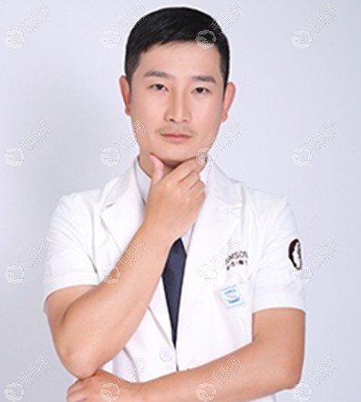 武汉新生植发的医生