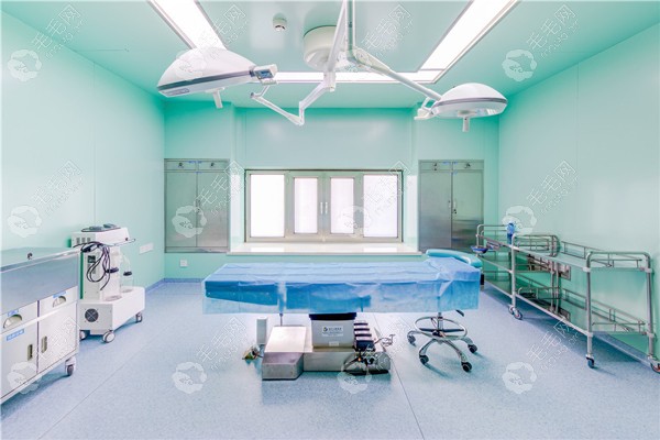 北京童仁植发科无菌手术室