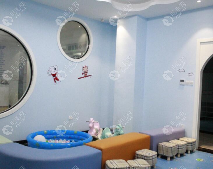 上海尤旦口腔医院儿童诊疗区