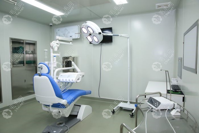 南京美奥口腔医院种植室